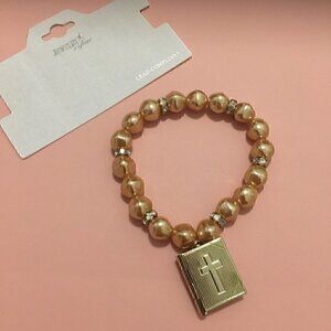 Beaded stretchable bracelet with  cross locket